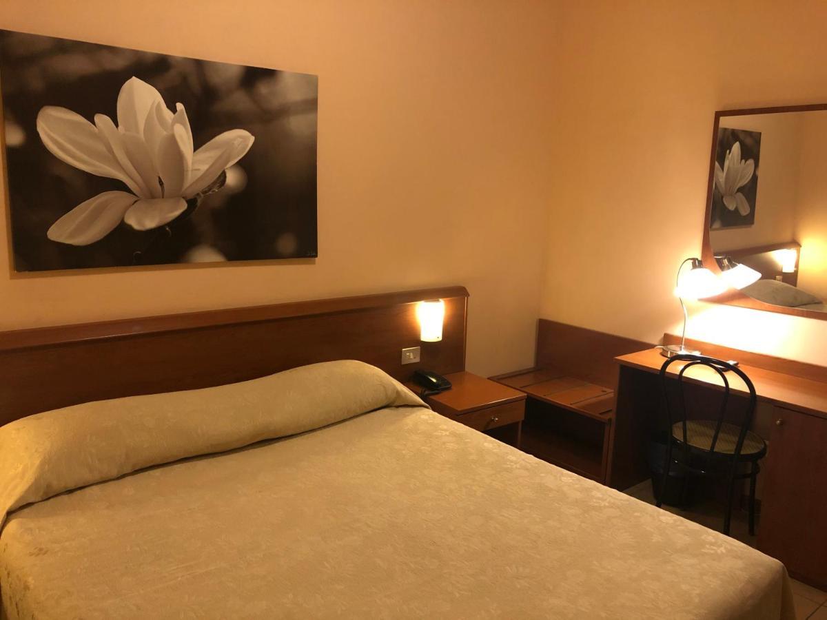 Hotel Paradiso Milánó Kültér fotó