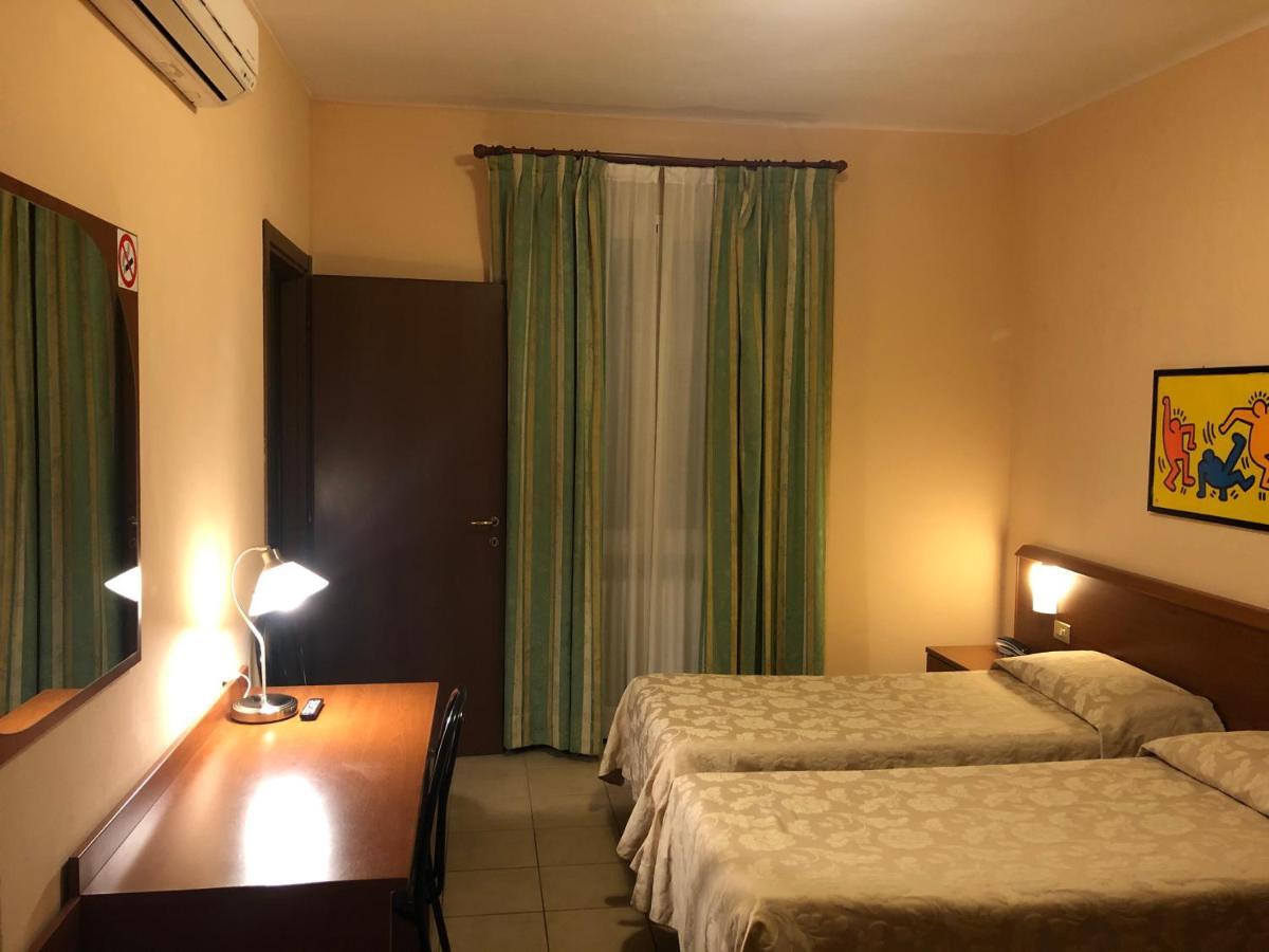 Hotel Paradiso Milánó Kültér fotó