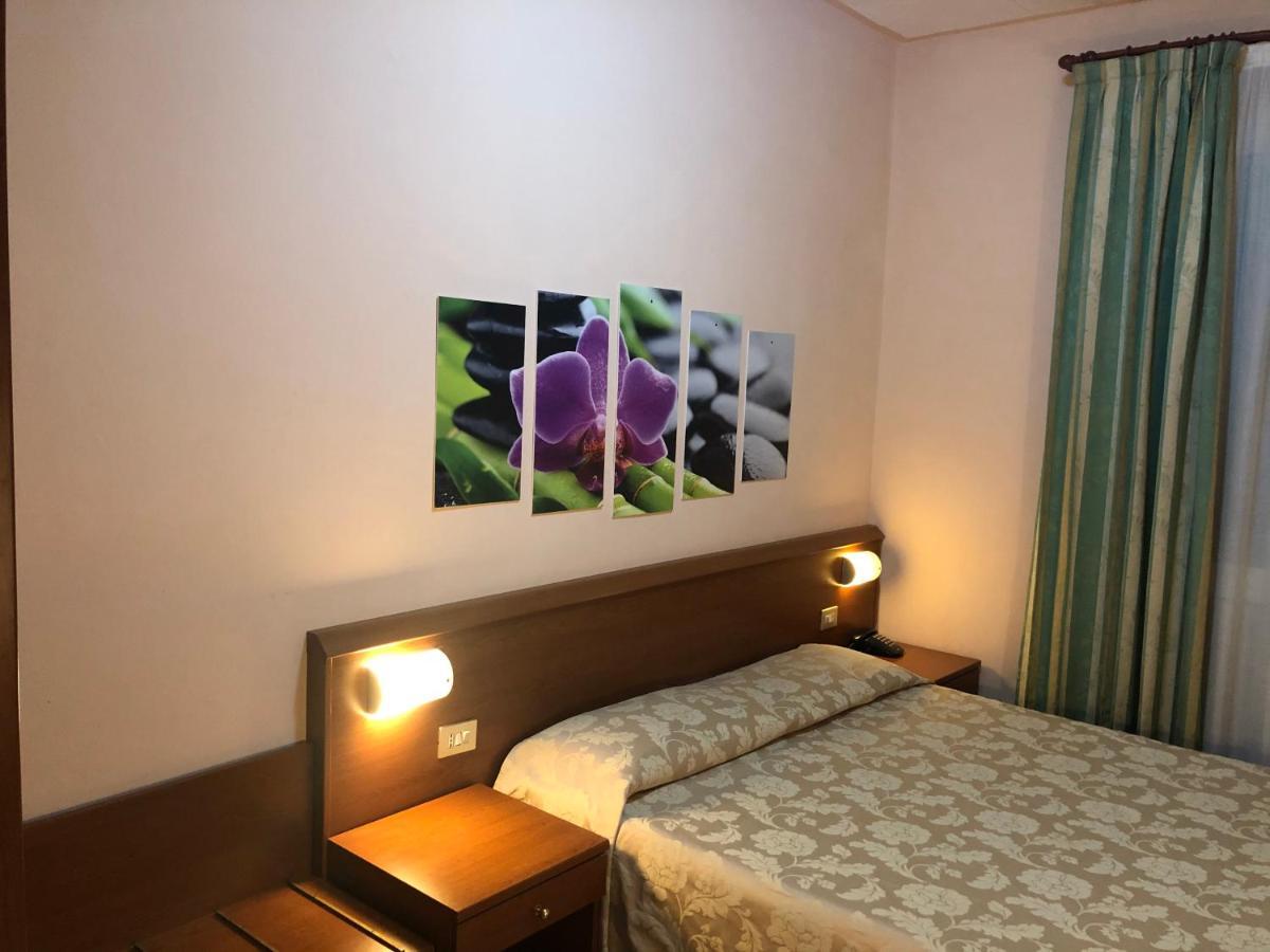 Hotel Paradiso Milánó Kültér fotó