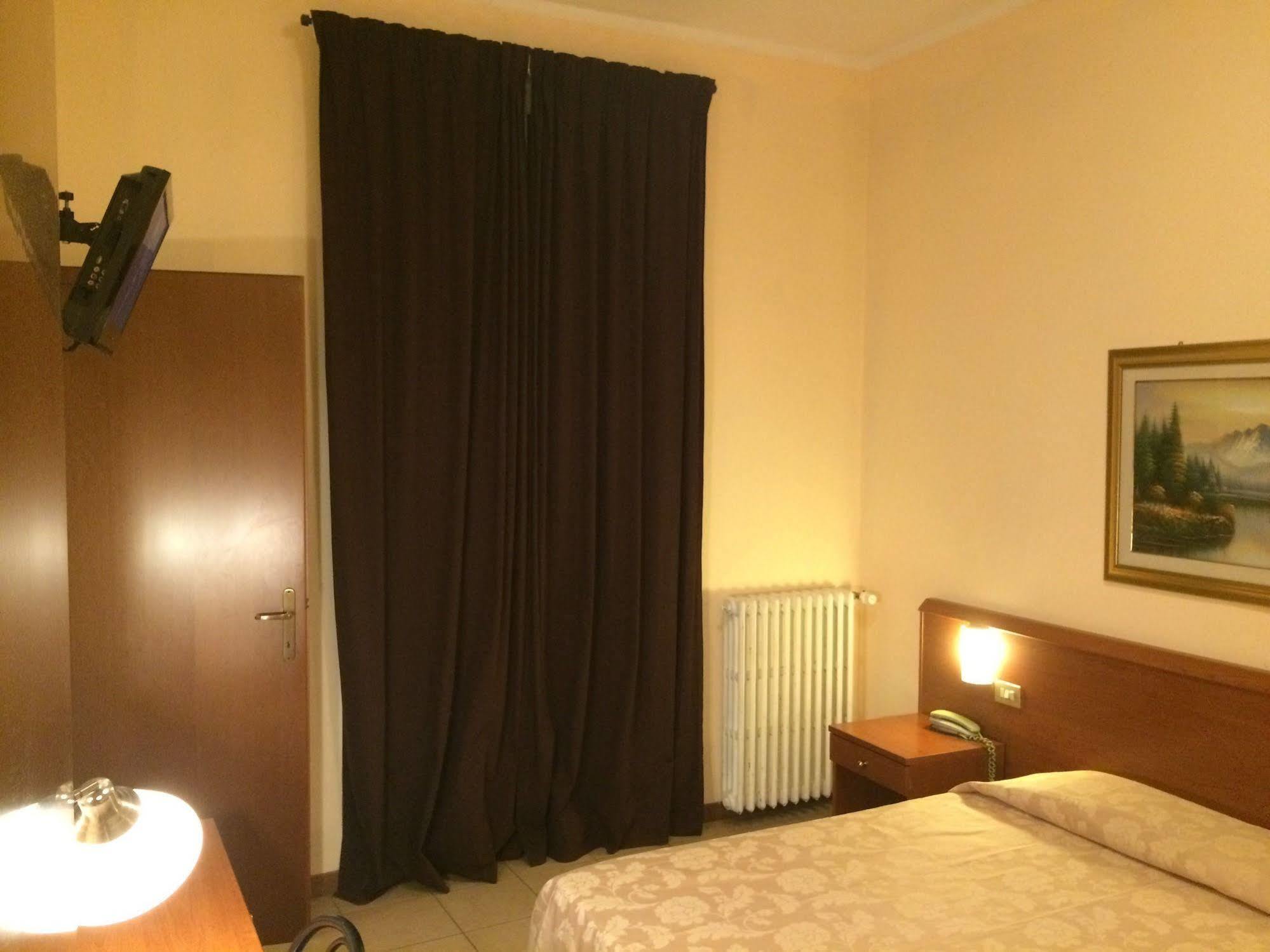 Hotel Paradiso Milánó Kültér fotó