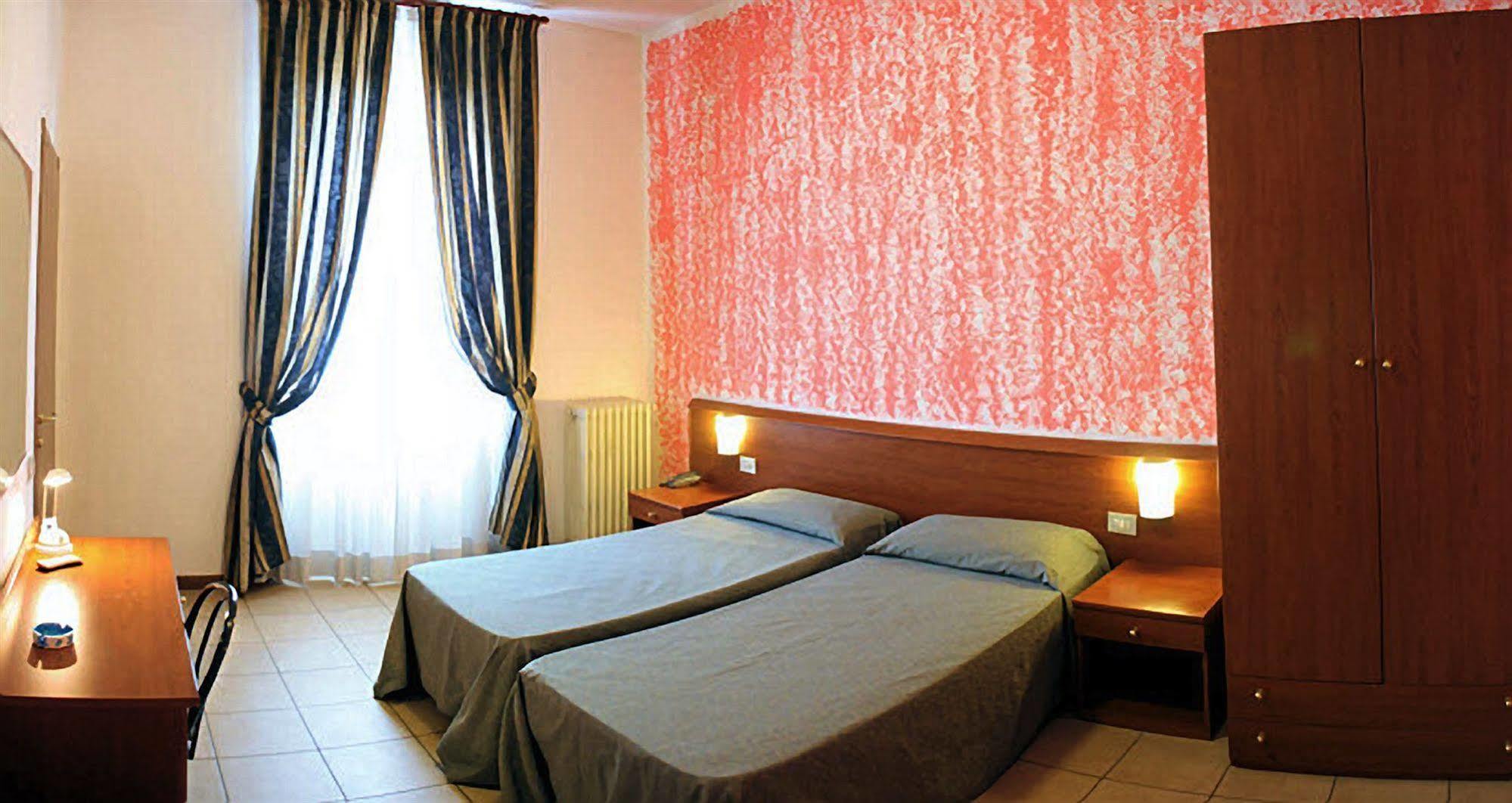 Hotel Paradiso Milánó Kültér fotó